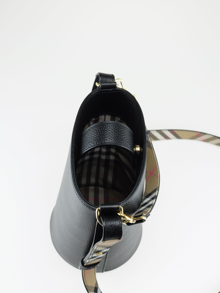 Burberry bucket bag