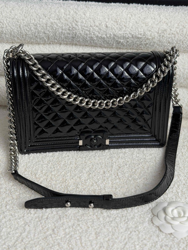 Chanel Boy New Medium bag