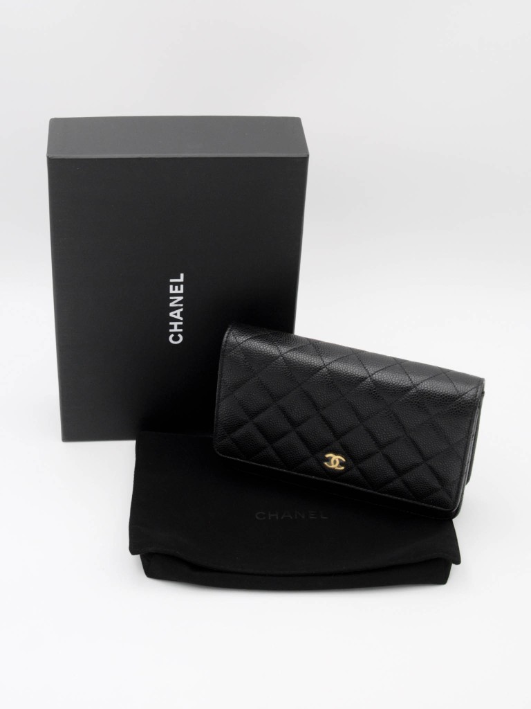 Chanel wallet on chain