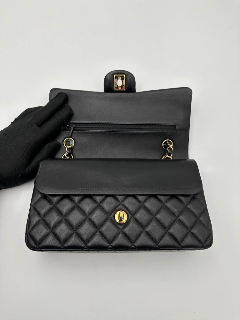 Chanel Classic Medium Double Flap torebka