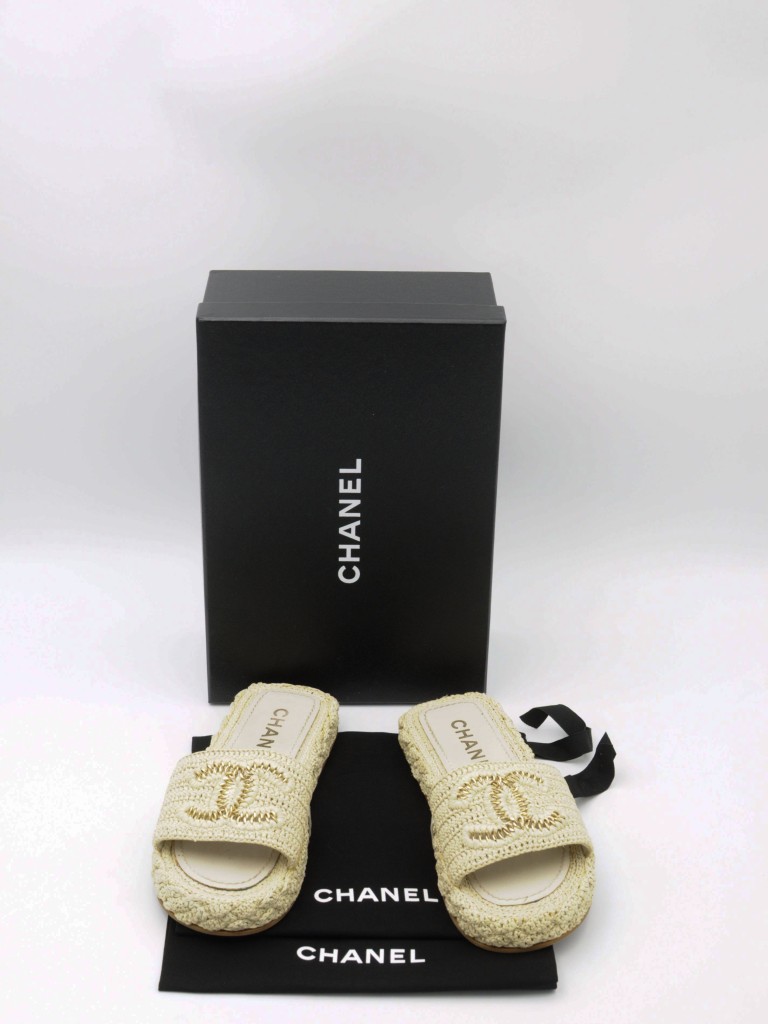 Chanel klapki