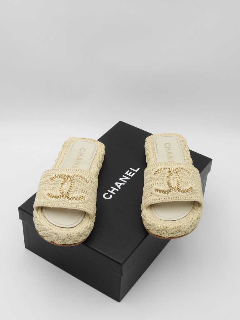 Chanel klapki