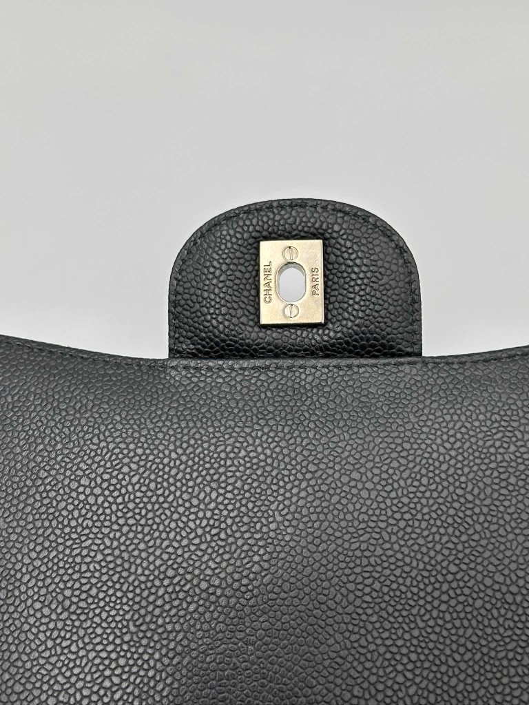 Chanel Classic Maxi Single Flap torebka