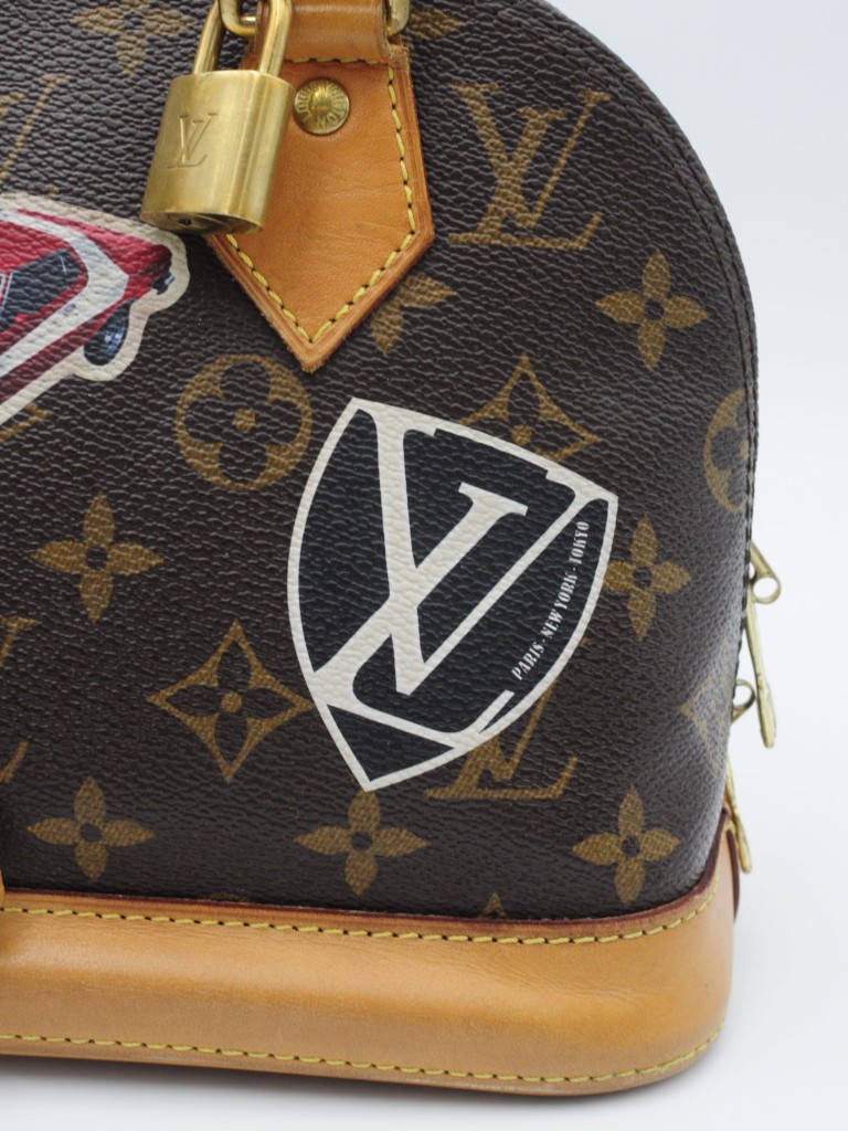 Louis Vuitton Alma BB World Tour torebka