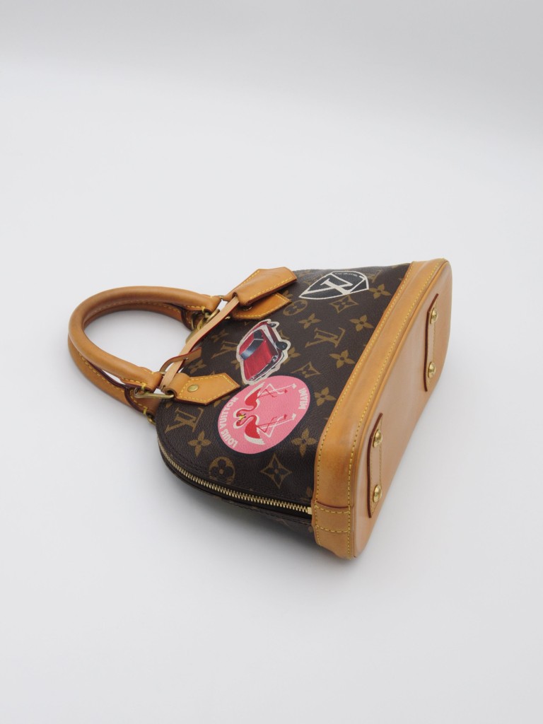 Louis Vuitton Alma BB World Tour torebka