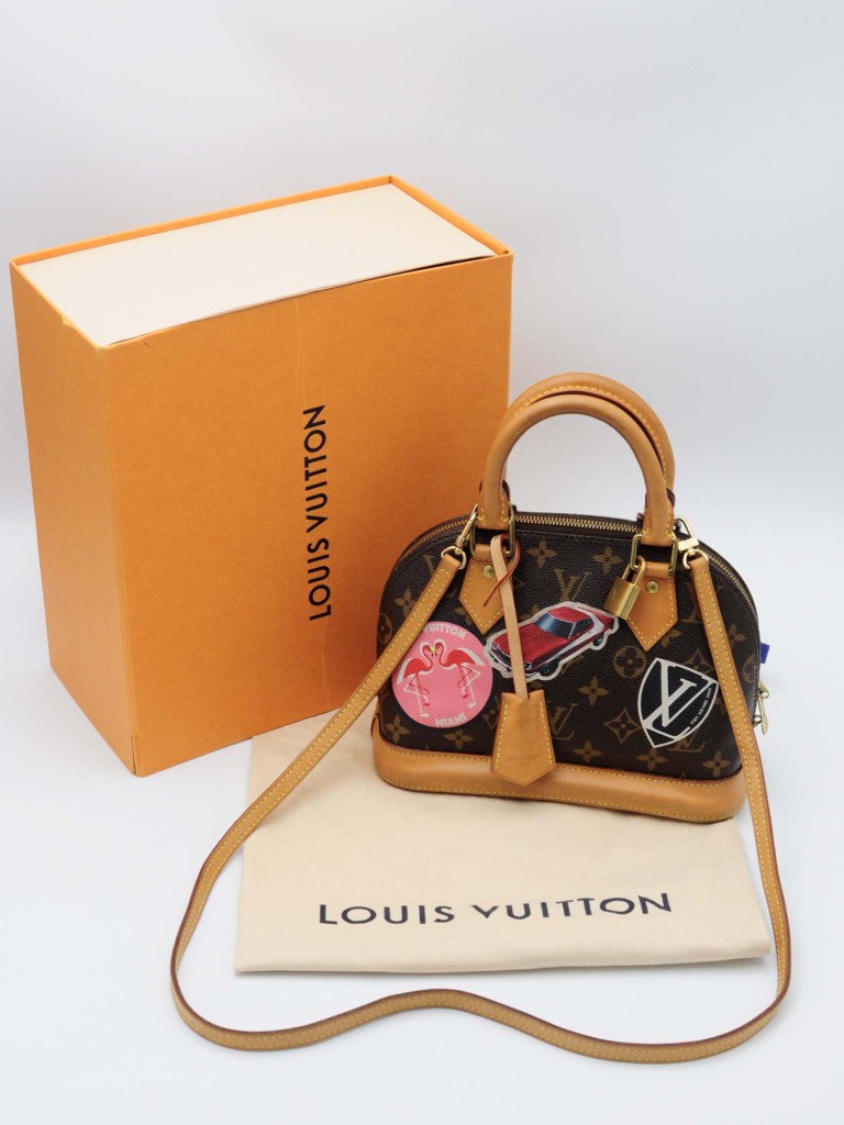 Louis Vuitton Alma BB World Tour torebka