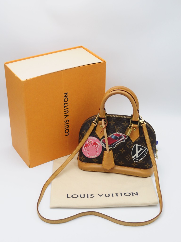 Louis Vuitton Alma BB World Tour torebka