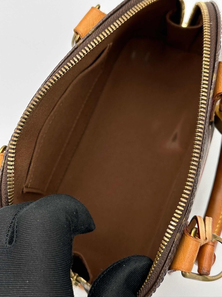 Louis Vuitton Alma BB World Tour torebka