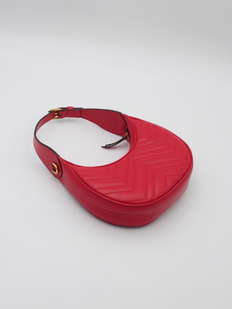 Gucci GG Marmont Small half-moon torebka