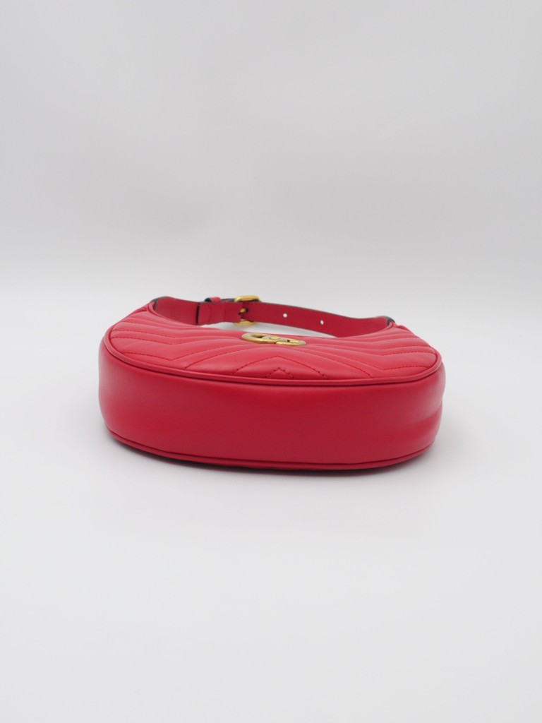 Gucci GG Marmont Small half-moon bag
