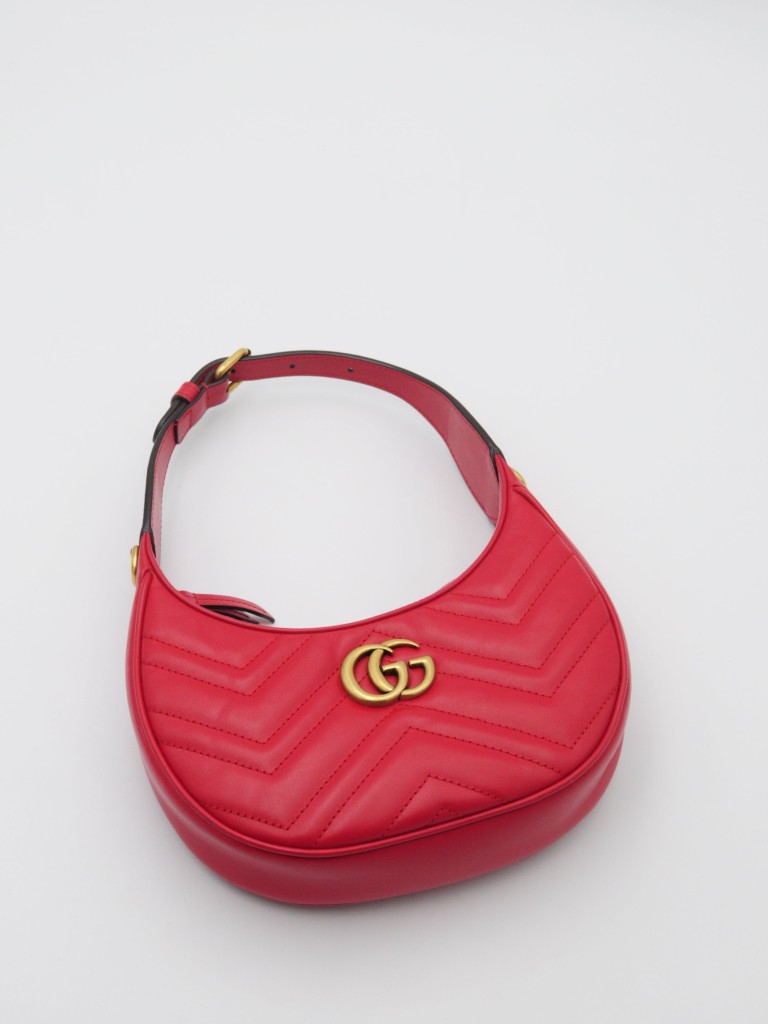 Gucci GG Marmont Small half-moon torebka
