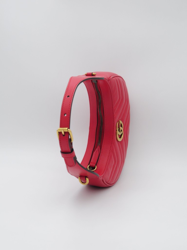 Gucci GG Marmont Small half-moon torebka