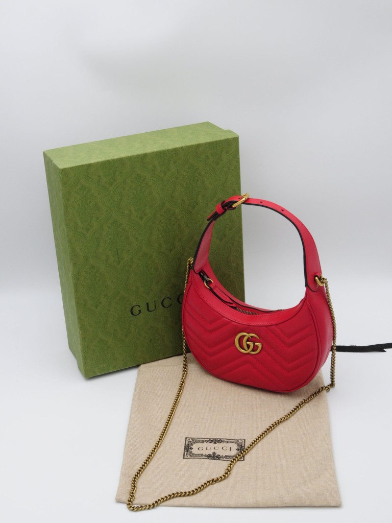 Gucci GG Marmont Small half-moon bag