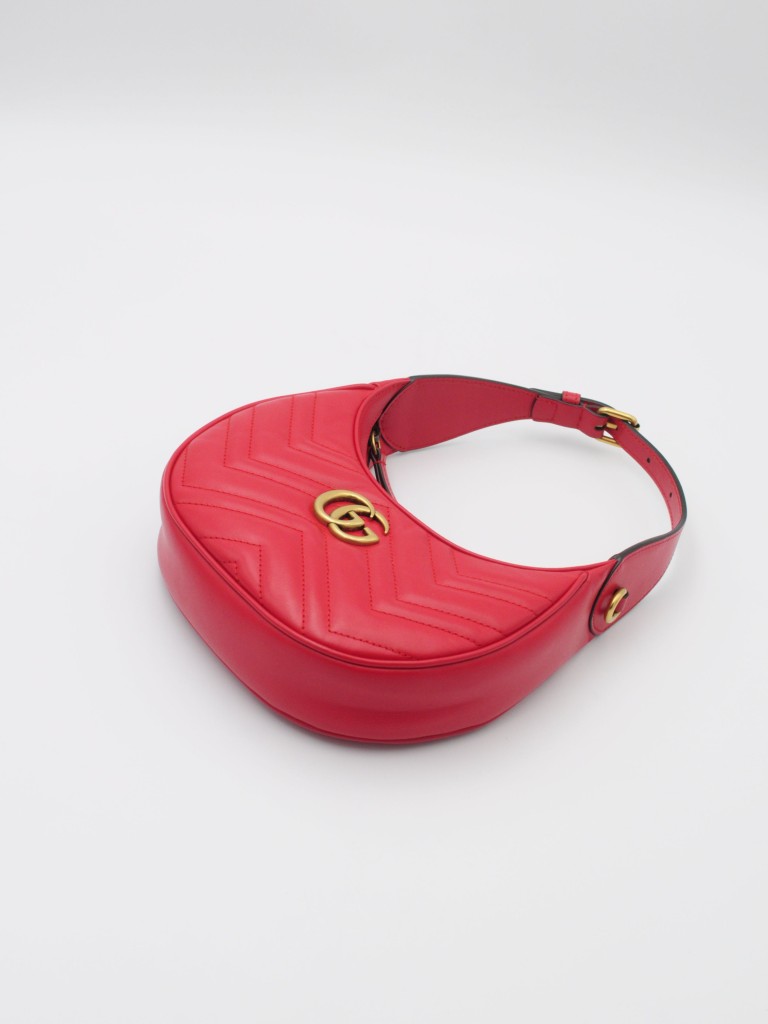 Gucci GG Marmont Small half-moon torebka