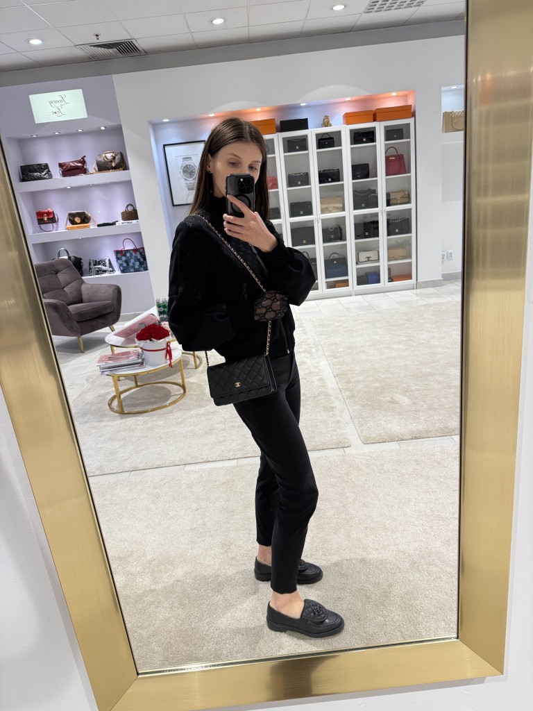 Chanel Wallet on Chain