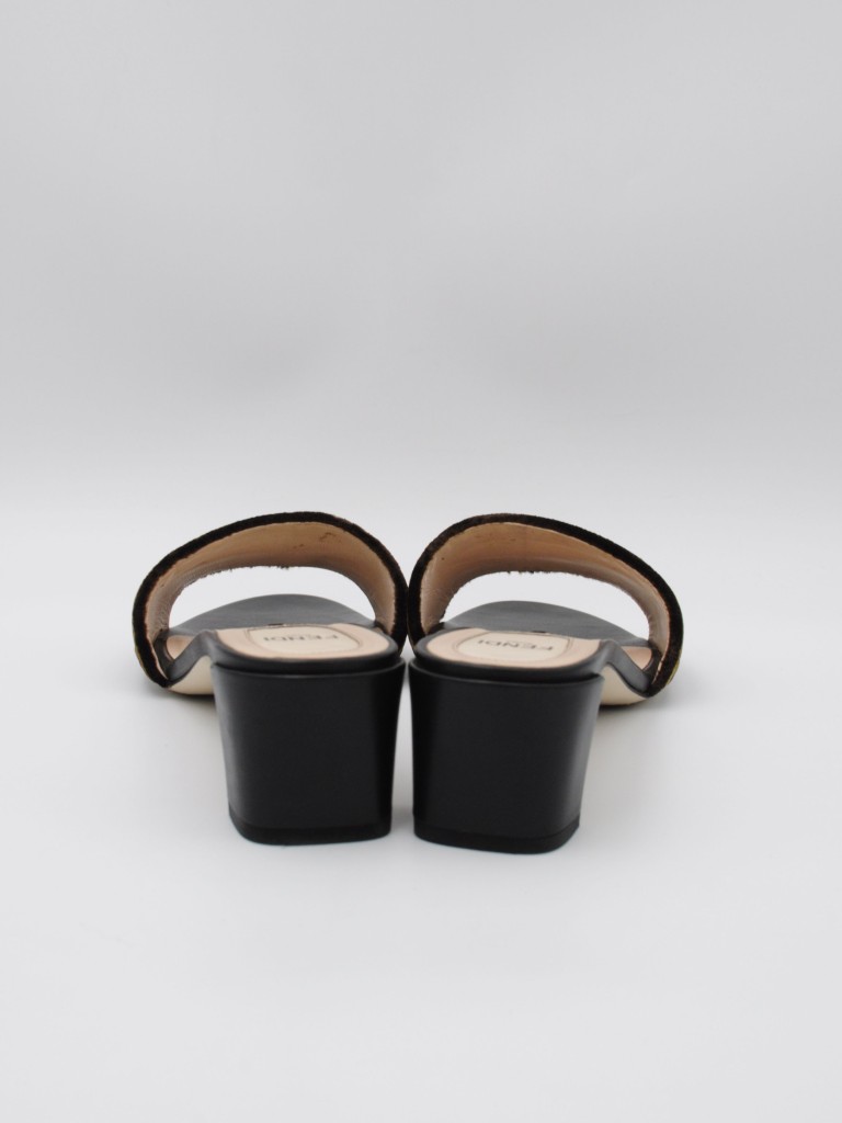 Klapki Fendi