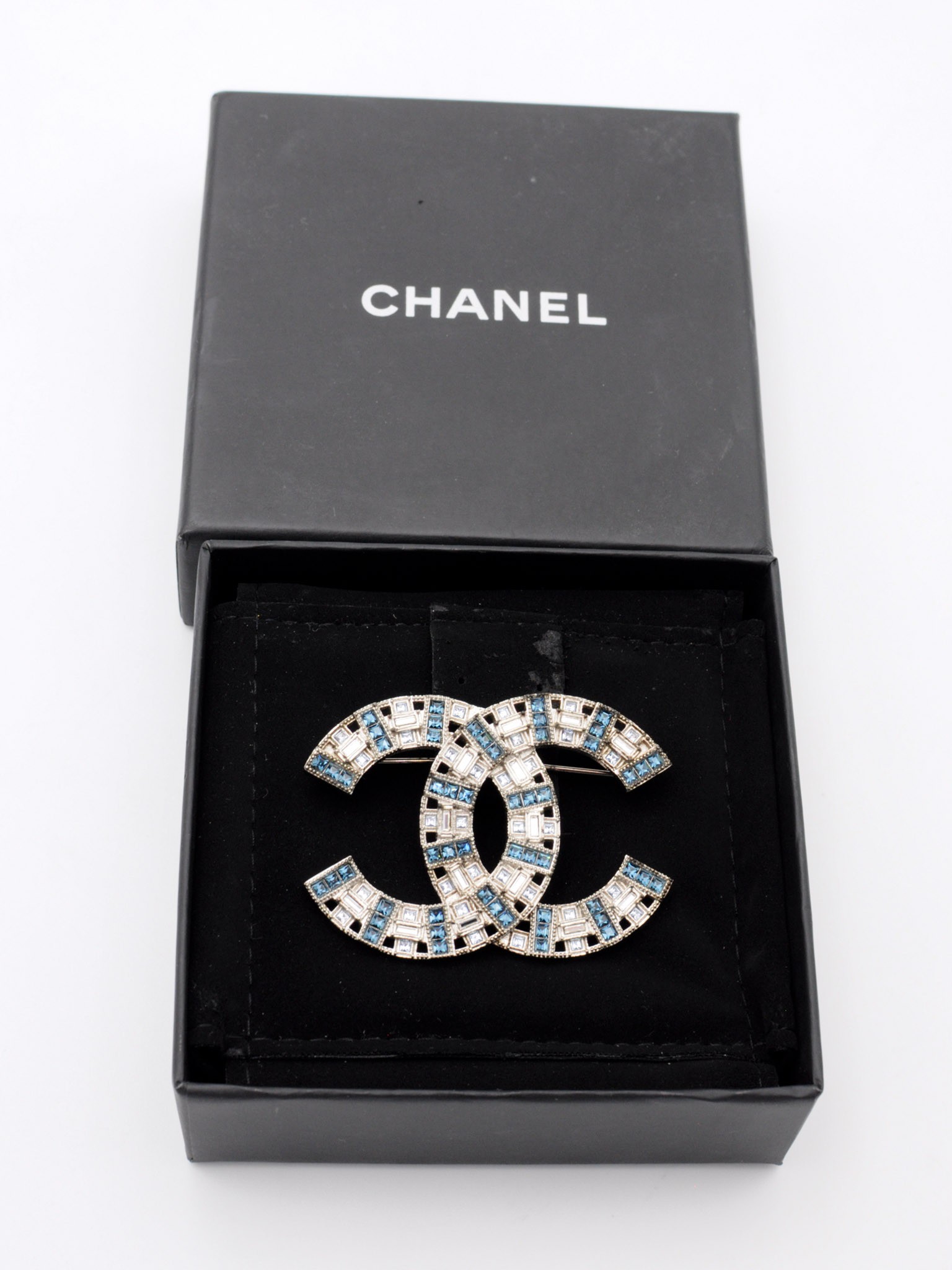 Broszka Chanel