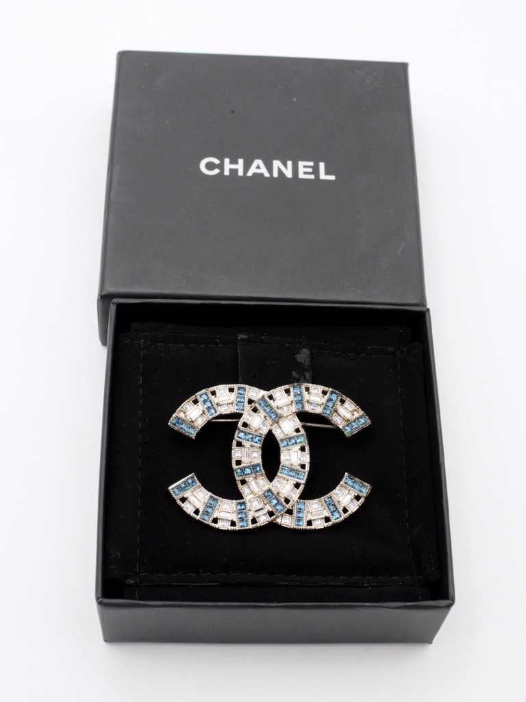 Broszka Chanel