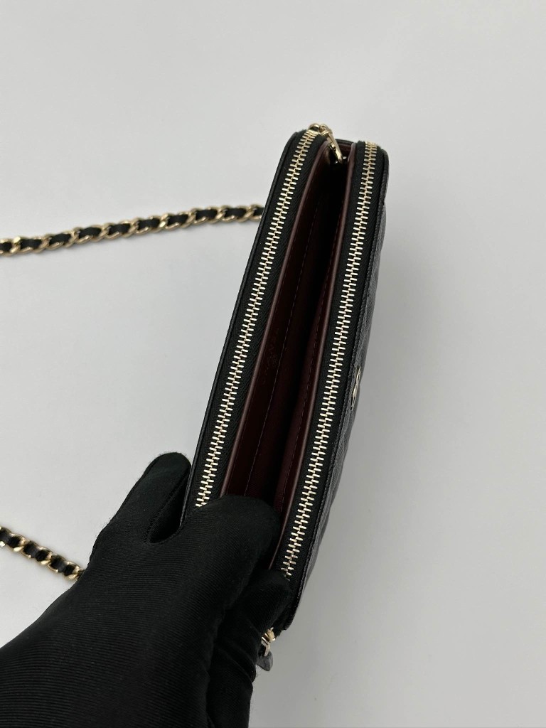 Chanel mini torebka z łańcuszkiem
