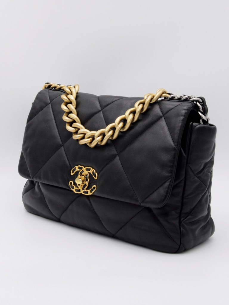 Chanel 19 Medium bag