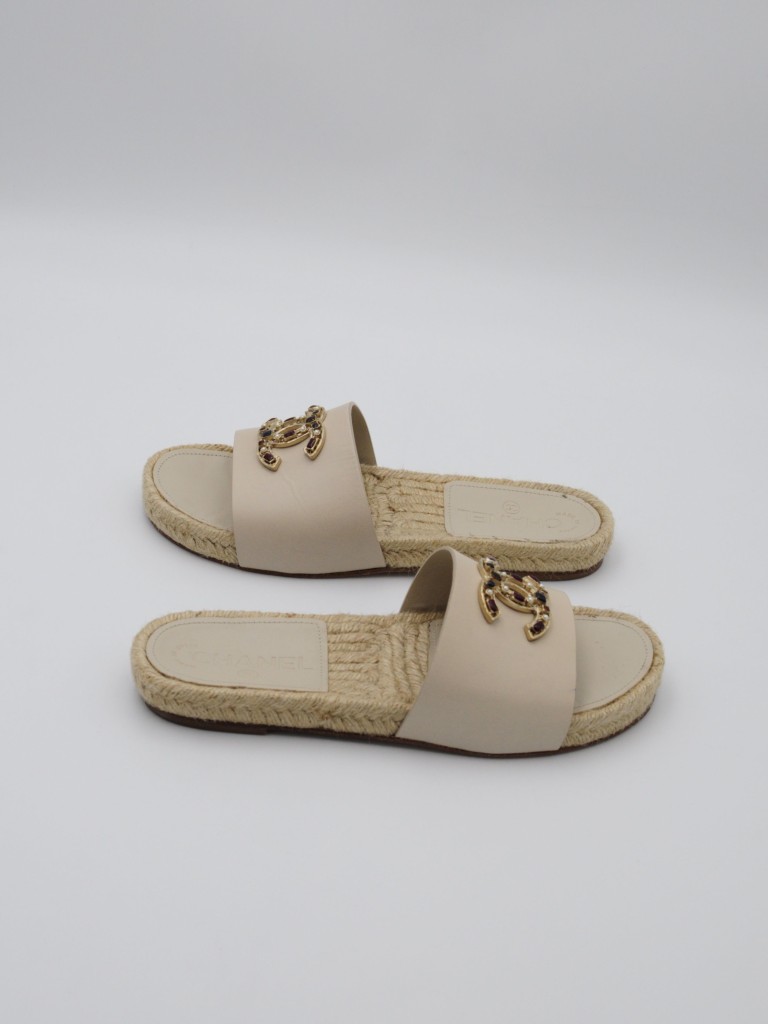 Chanel slides