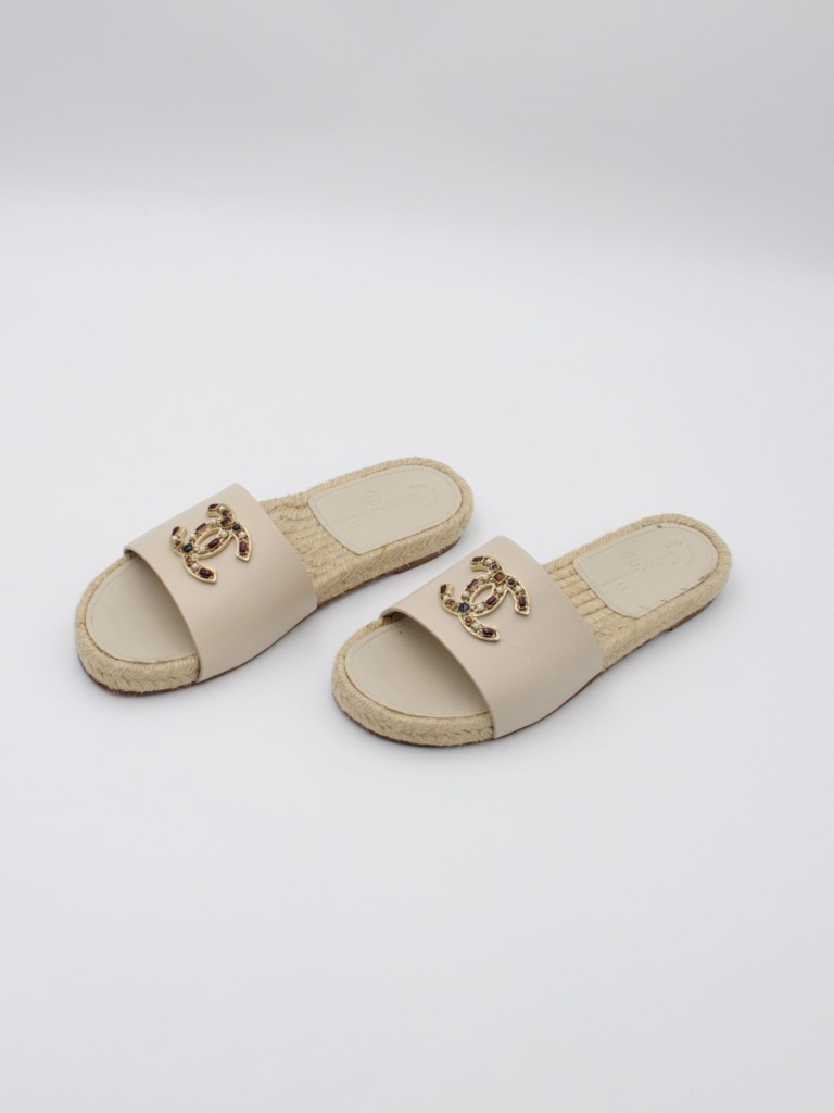 Chanel slides