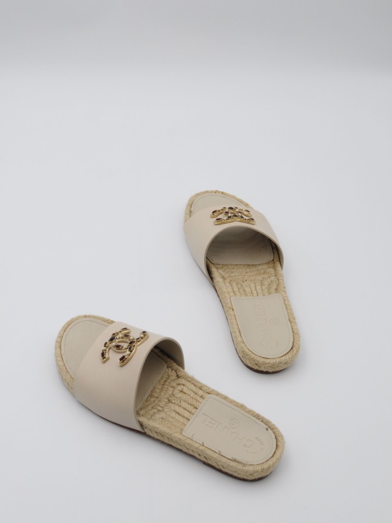Chanel slides