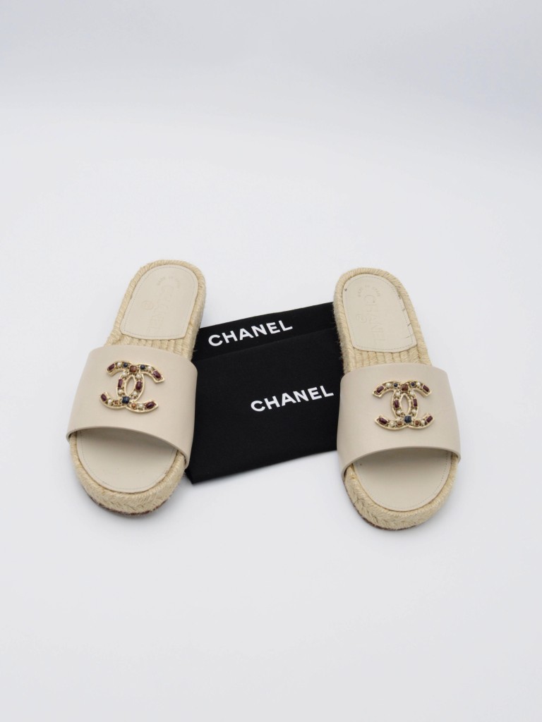 Chanel slides