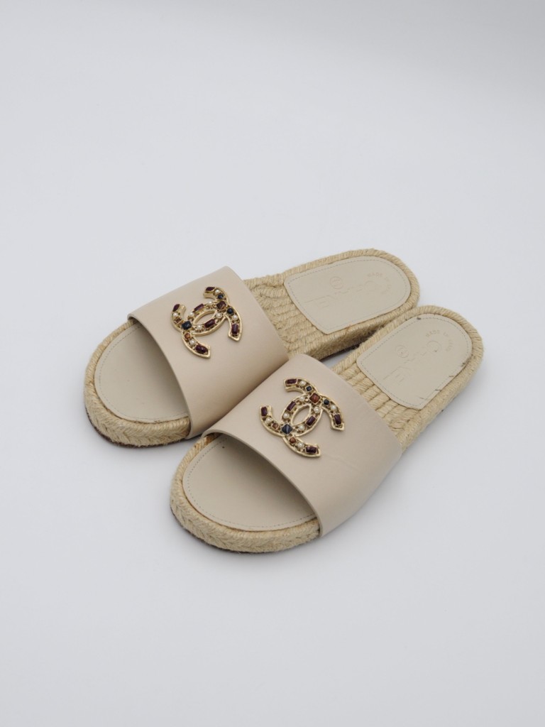 Chanel slides