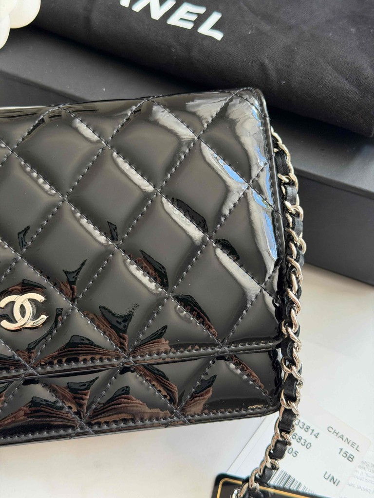 Chanel Wallet on Chain