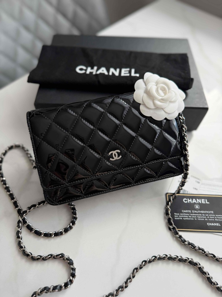 Chanel Wallet on Chain