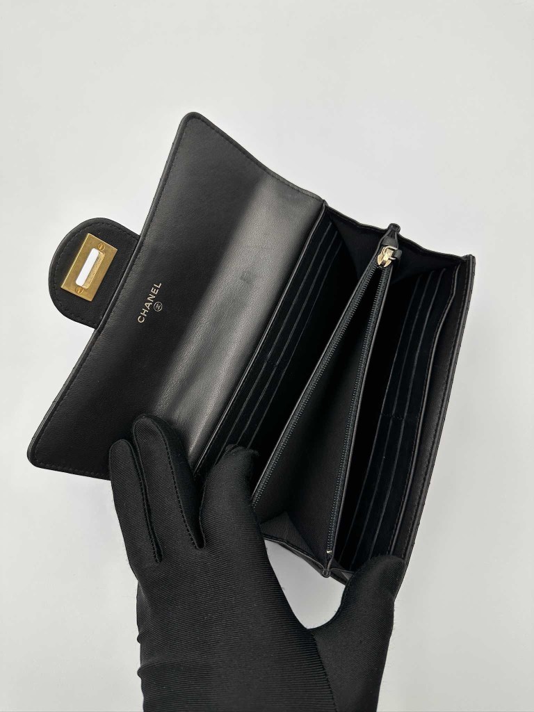 Chanel 2.55 Reissue wallet