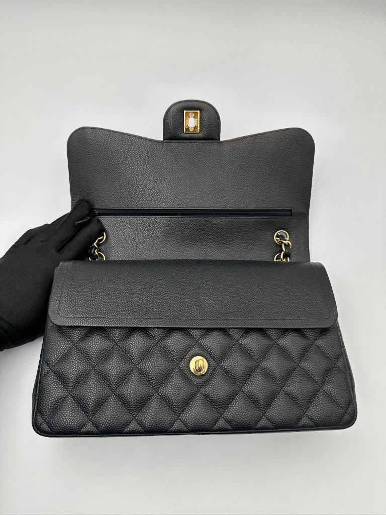 Chanel Classic Jumbo Double Flap bag