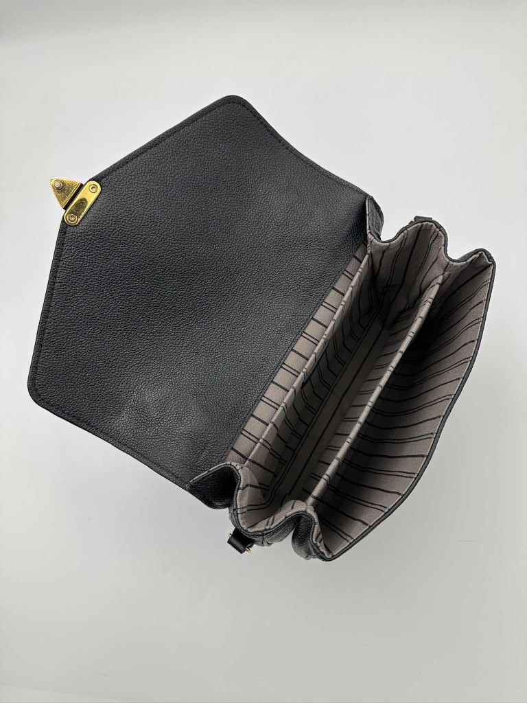 Louis Vuitton Pochette Metis bag