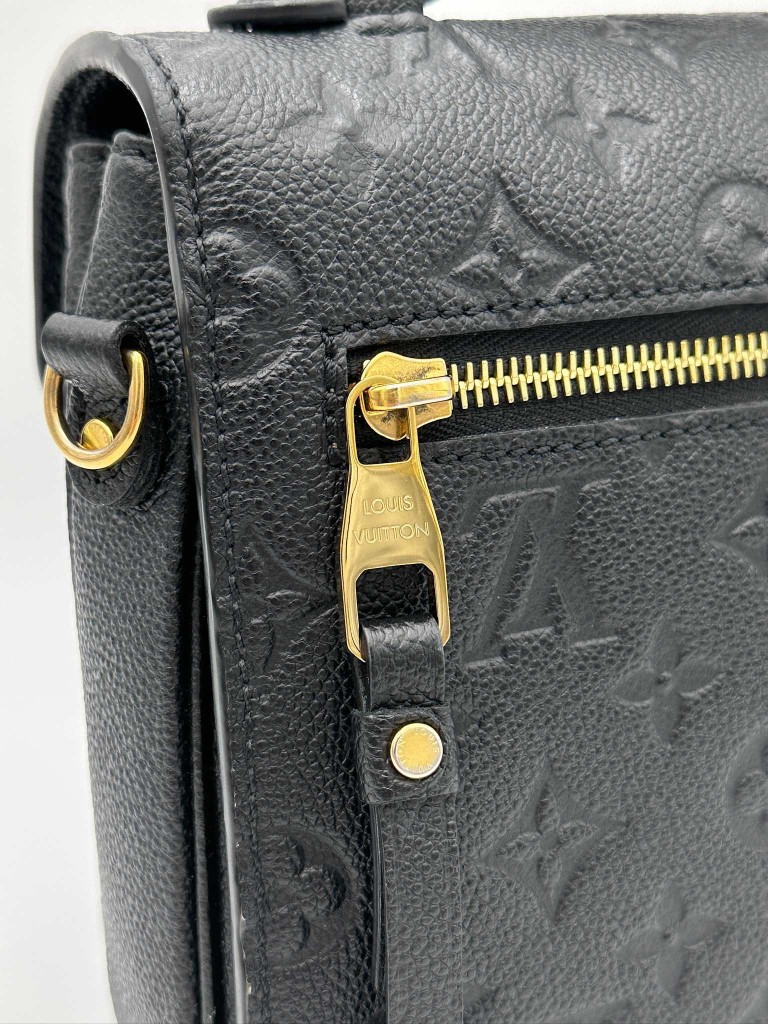 Louis Vuitton Pochette Metis bag