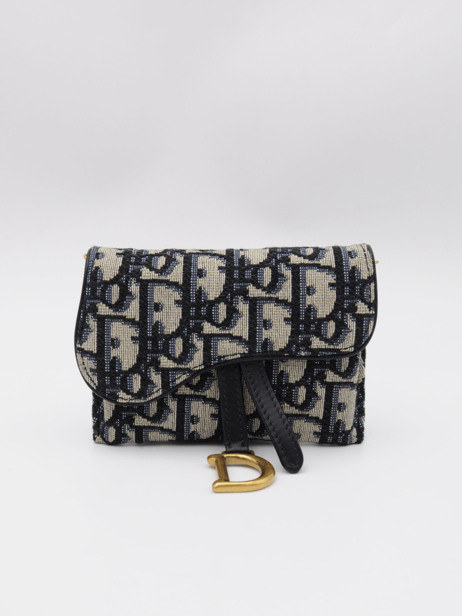Dior wallet with a chain
