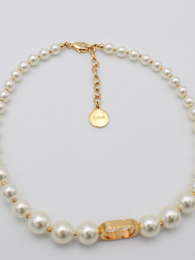 Dior short necklace