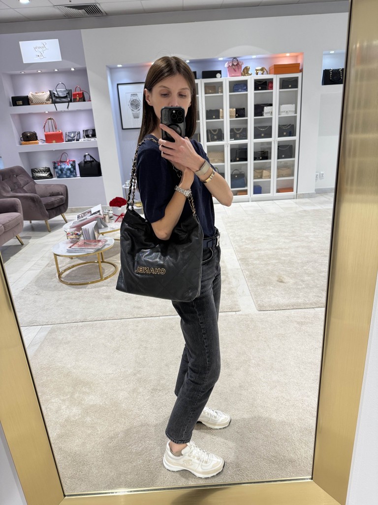 Chanel 22 Small bag