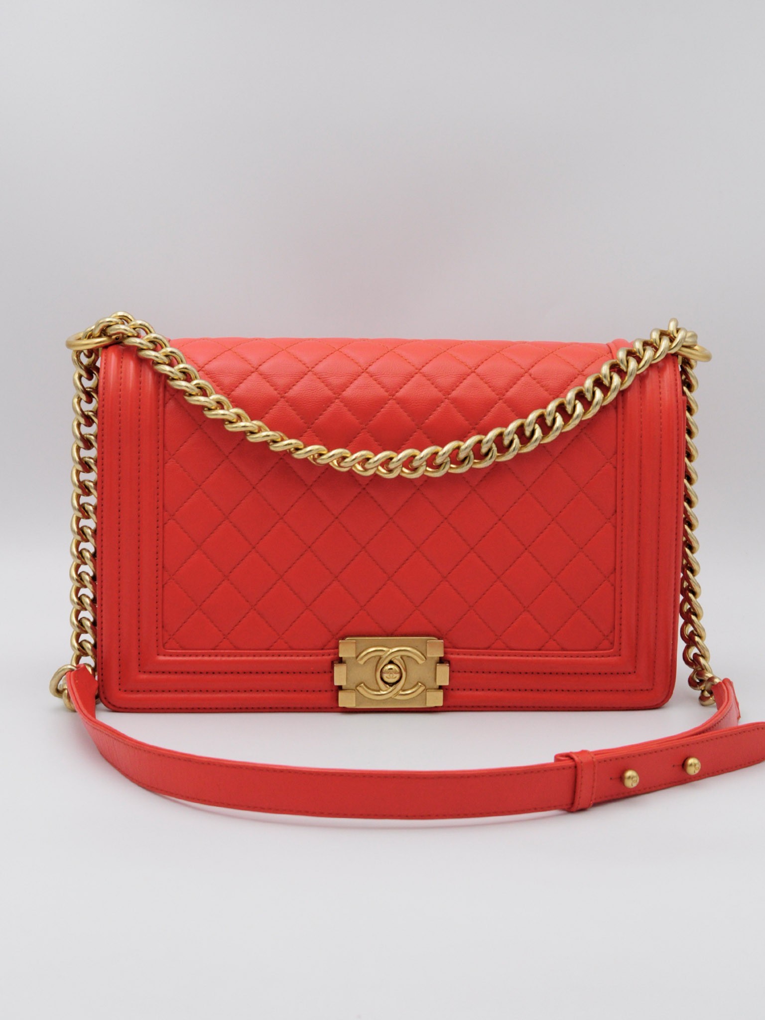 Chanel Boy New Medium bag