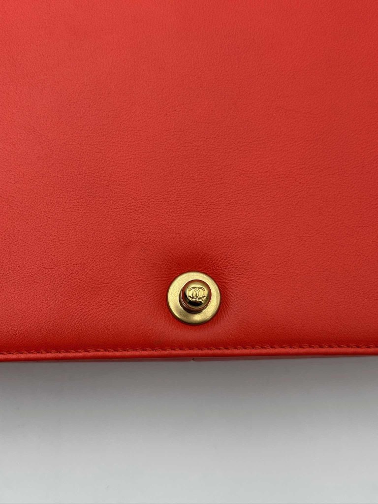 Chanel Boy New Medium bag