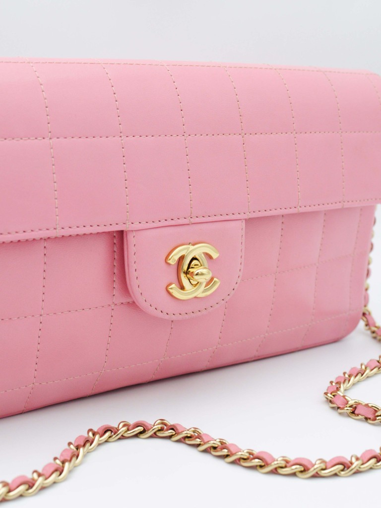 Chanel East West Chocolate Bar torebka