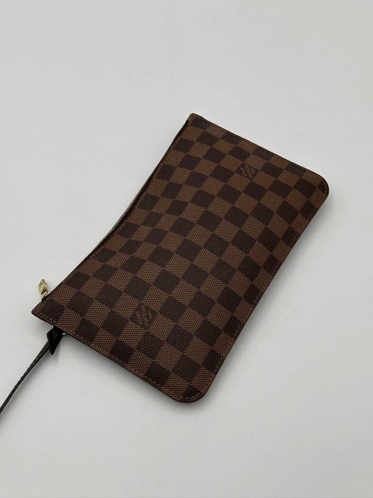 Louis Vuitton Neverfull MM bag