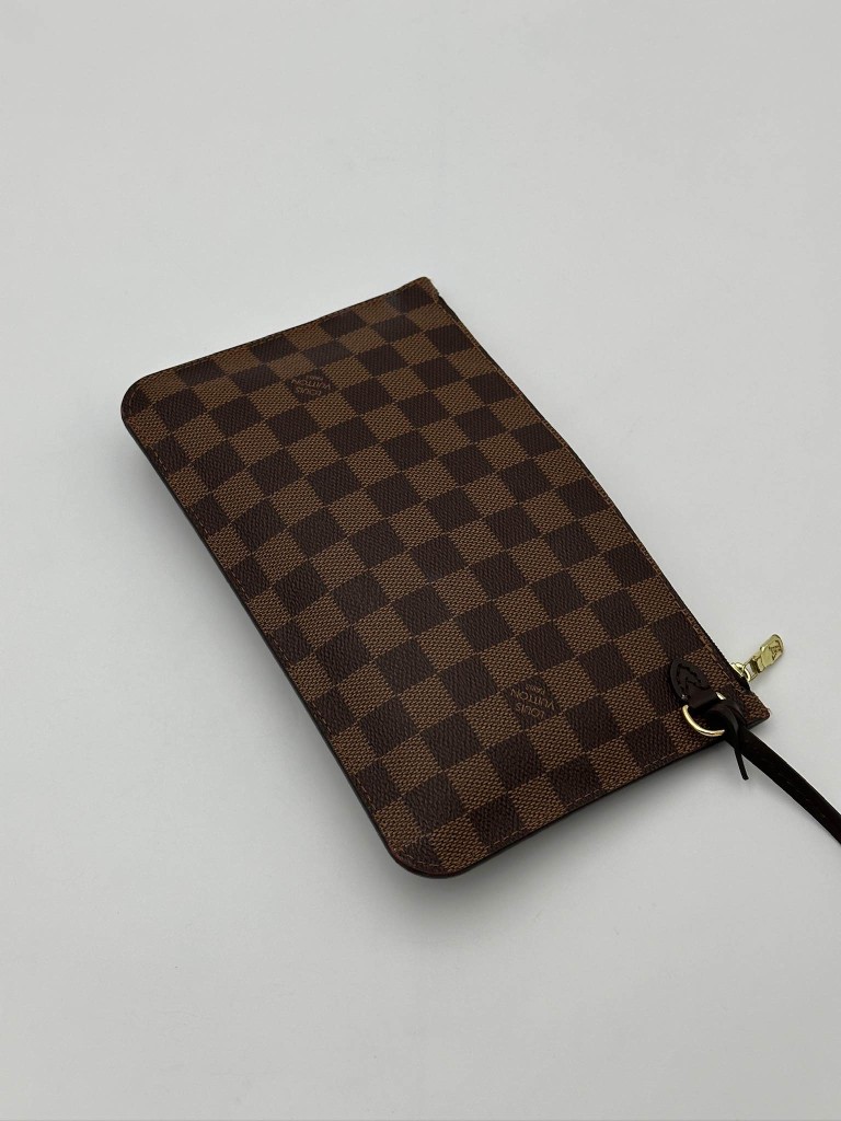 Louis Vuitton Neverfull MM bag