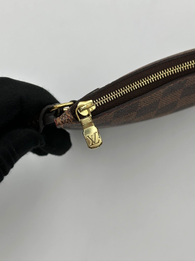 Louis Vuitton Neverfull MM bag