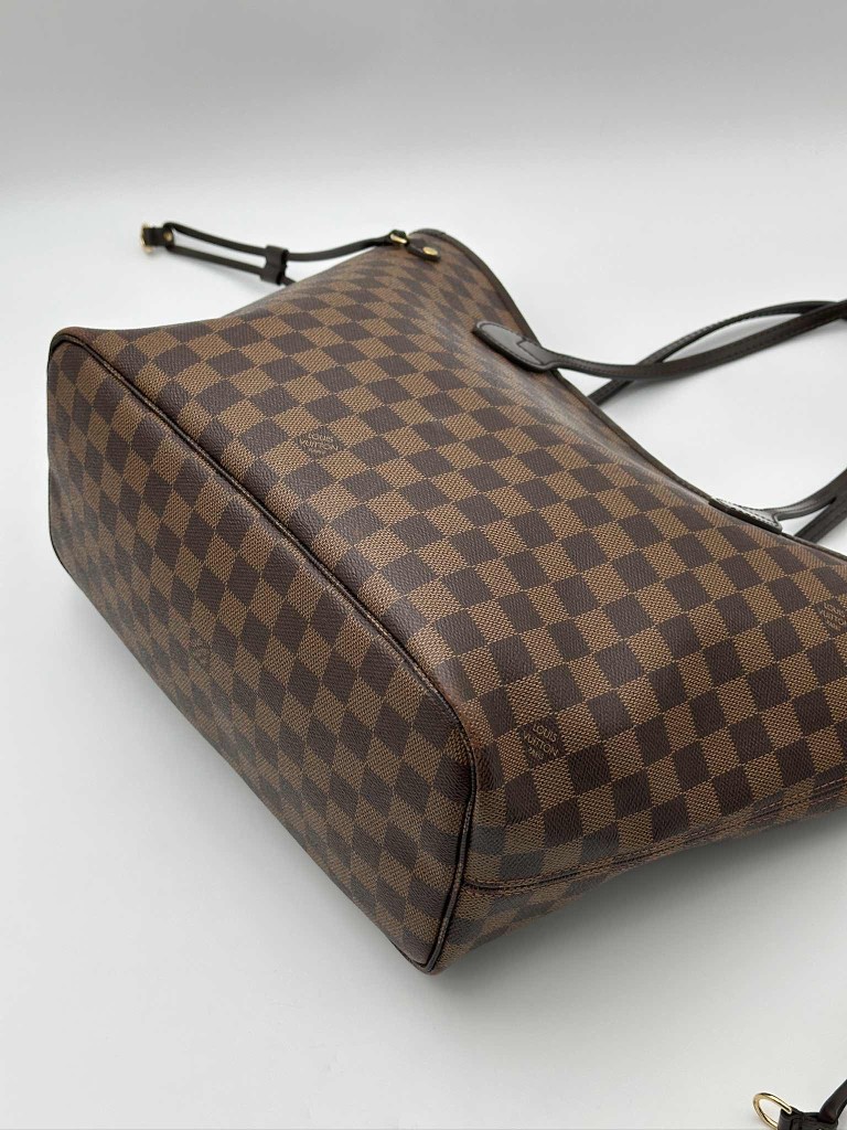 Louis Vuitton Neverfull MM bag