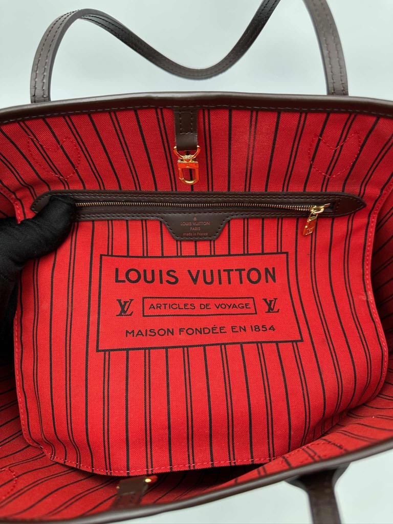 Louis Vuitton Neverfull MM bag