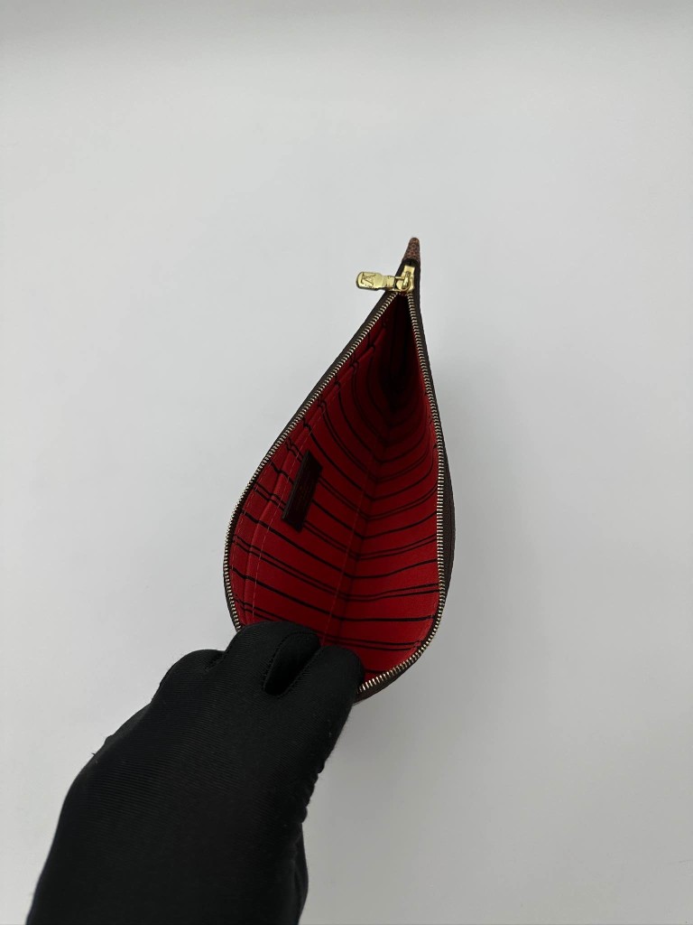 Louis Vuitton Neverfull MM bag