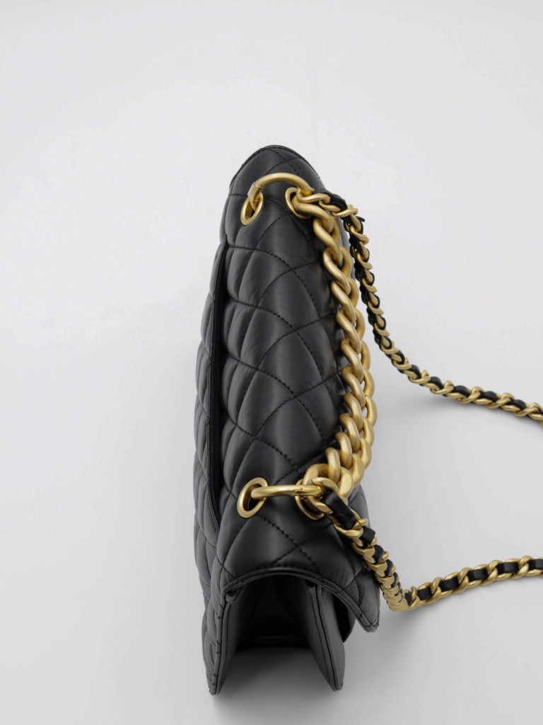 Chanel  sesonal flap torebka