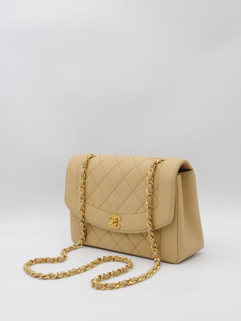 Chanel Diana Medium bag