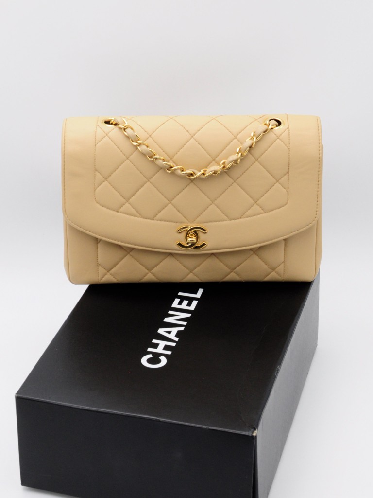 Chanel Diana Medium torebka